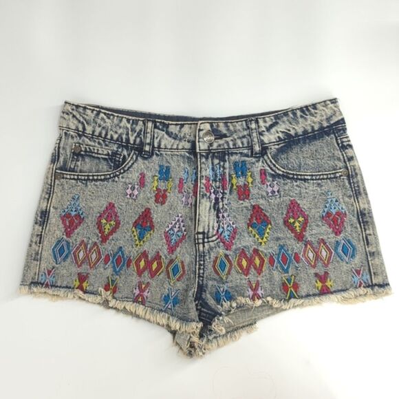 Harmony + Havoc High Rise Geometric Embroidered Distressed Denim Jean Shorts 2 - Picture 1 of 11